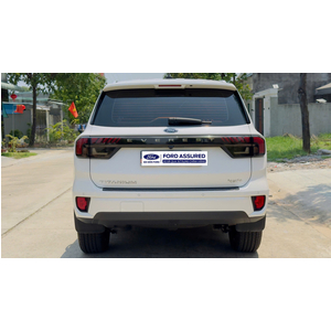 Everest Titanium 2 cầu 2023