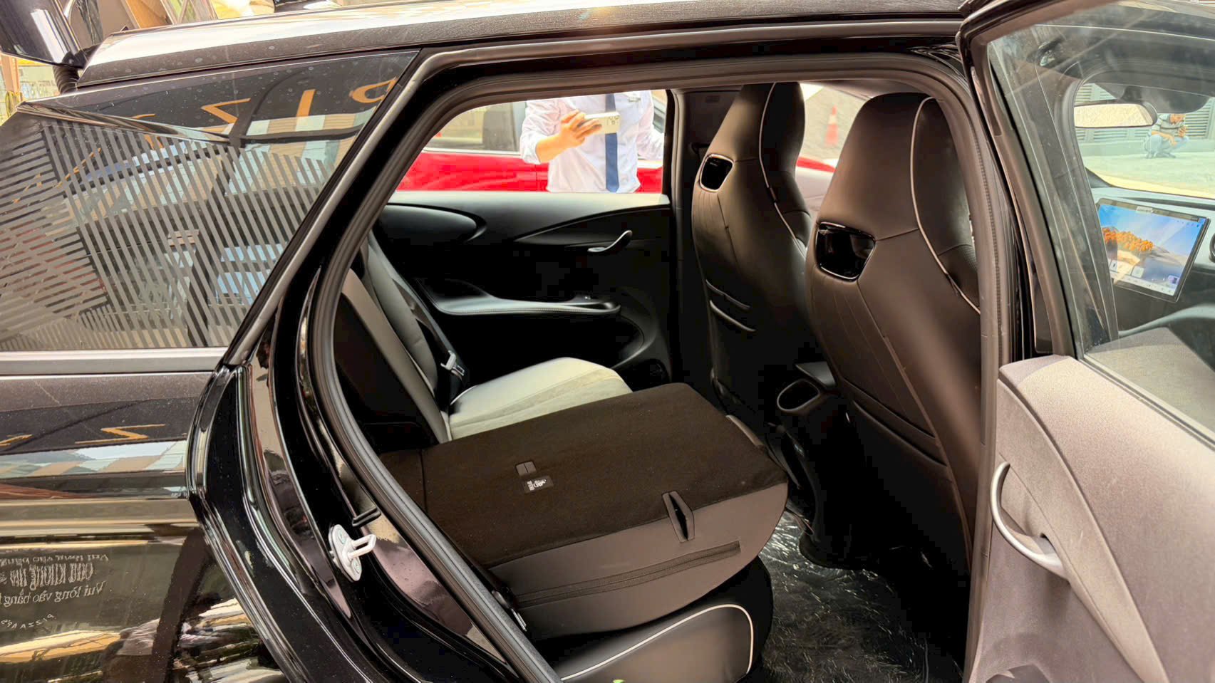 hang-2-byd-dolphin-2026