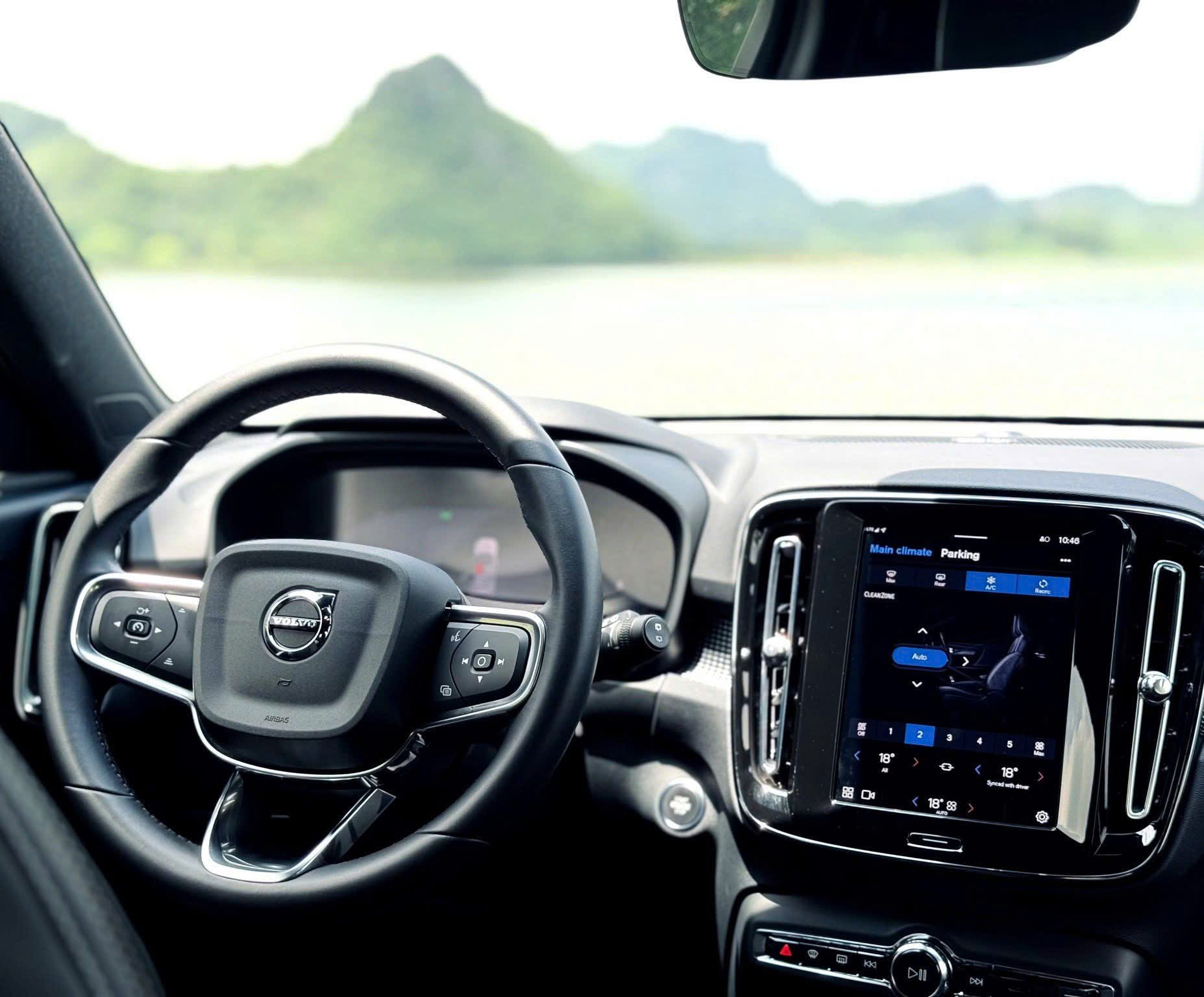 Volvo XC40 Ultra Dark