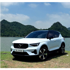 Volvo XC40 Ultra Dark