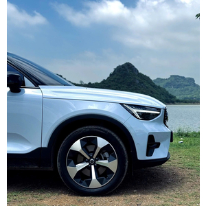 Volvo XC40 Ultra Dark