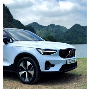 Volvo XC40 Ultra Dark