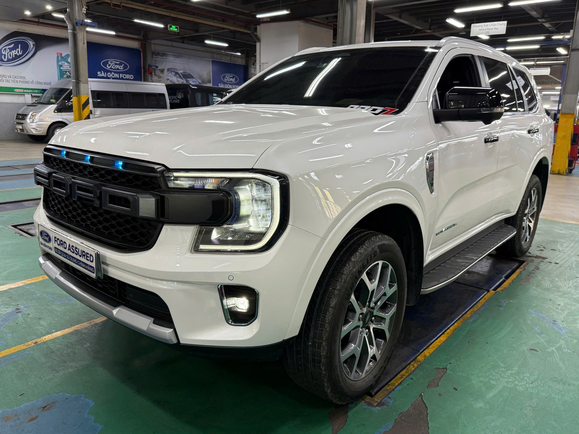 Everest Titanium 2024 Sơn Zin Cả Xe