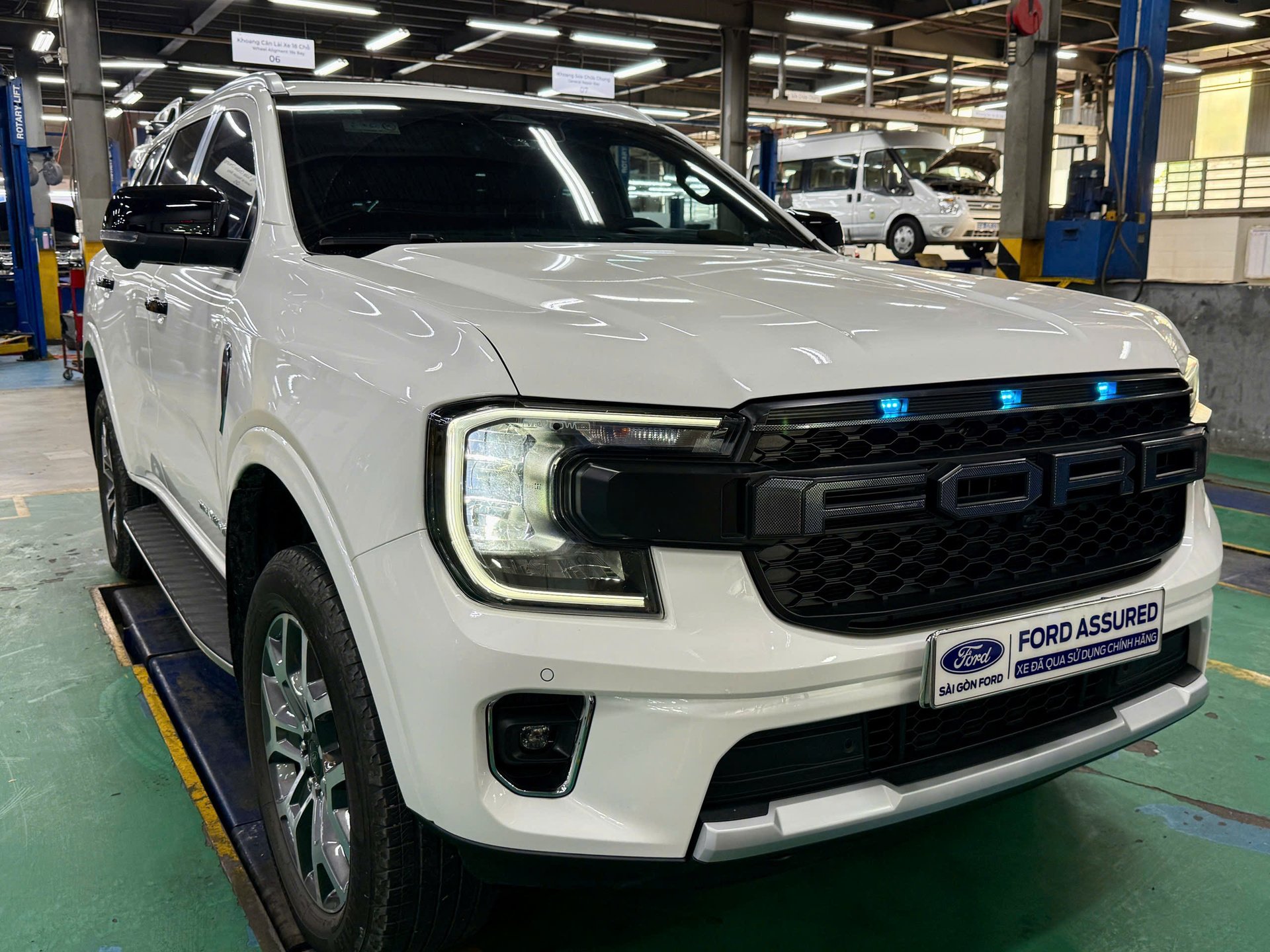 Everest Titanium 2024 Sơn Zin Cả Xe