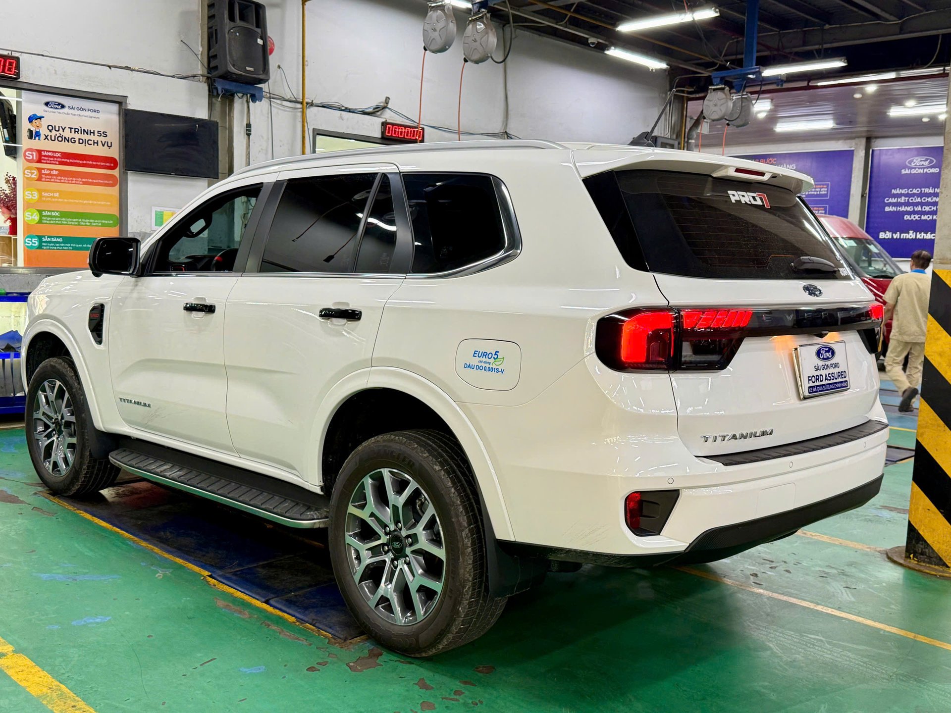 Everest Titanium 2024 Sơn Zin Cả Xe