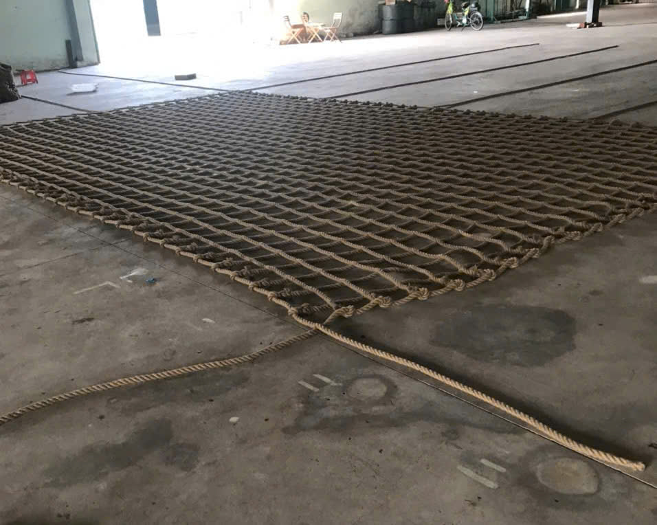 Chuyên cung cấp lưới chống trượt sân bay trực thăng phục vụ giàn khoan dầu khí, tòa nhà