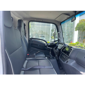 THACO Linker T2-6.9 - Thùng kín - tải trọng 3.3T