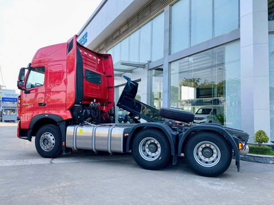XE ĐẦU KÉO HOWO SINOTRUK T7H 440 MÁY MAN CẦU NÓC CAO NHẬP KHẨU