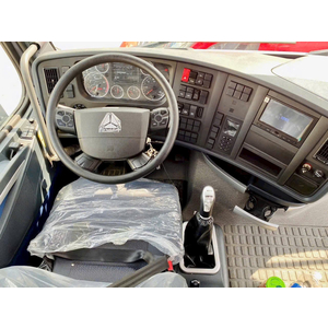 ĐẦU KÉO SINOTRUK HOWO T7H 440PS ĐỘNG CƠ MAN NHẬP KHẨU
