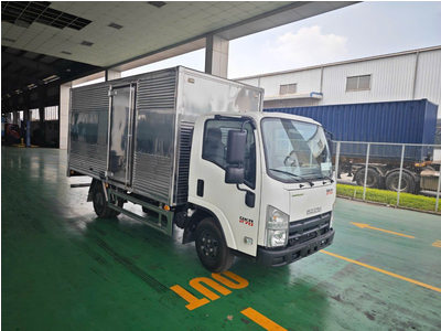 Isuzu 2.7 Tấn – QKR270 – Xe Tải Thùng Kín Dài 4.4m (QKR77HE5)