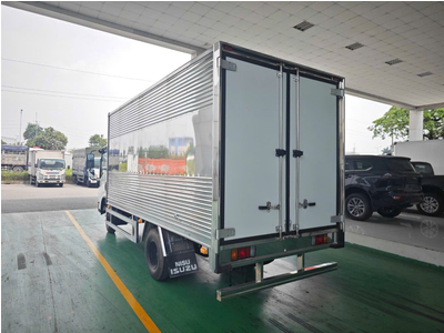 Isuzu 2.7 Tấn – QKR270 – Xe Tải Thùng Kín Dài 4.4m (QKR77HE5)