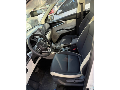 KIA Carens 1.5G DELUX
