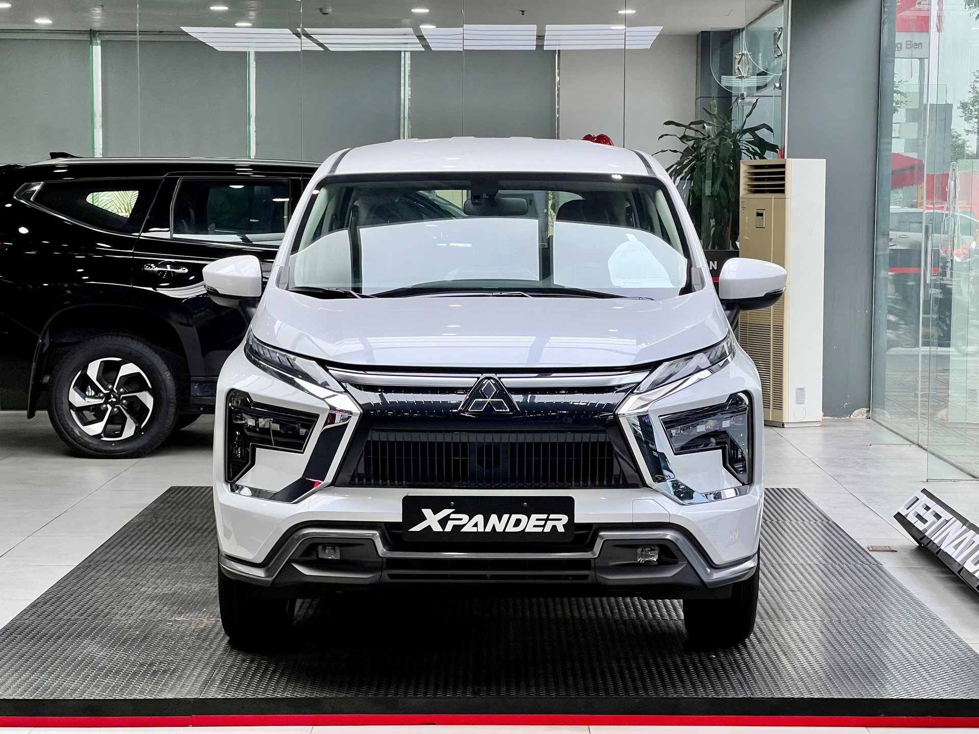 Mitsubishi Xpander AT Premium