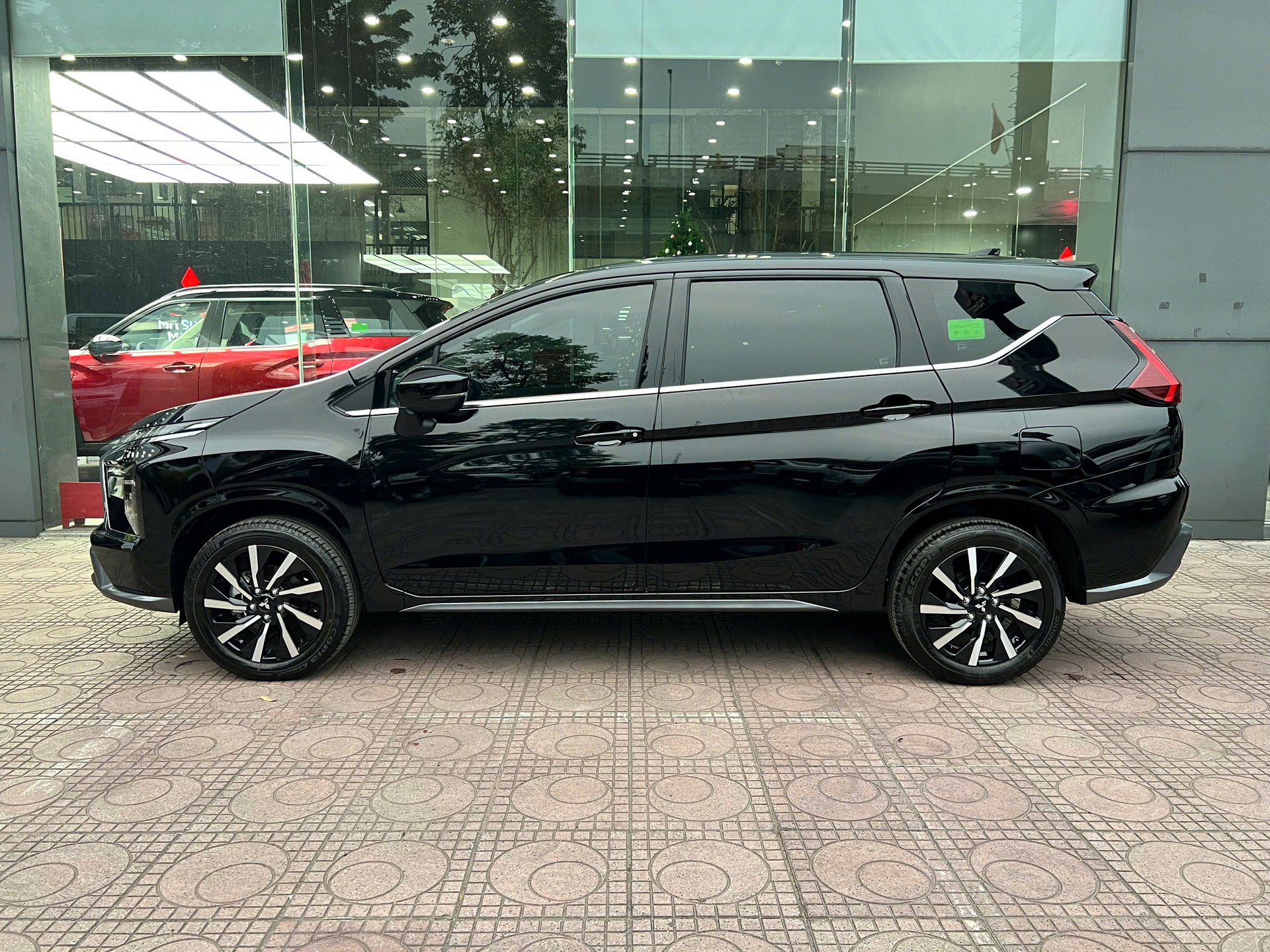 Mitsubishi Xpander AT Premium