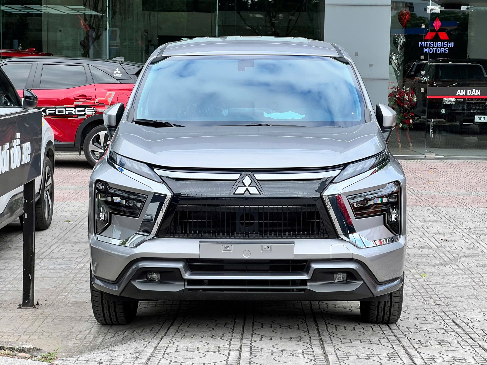 Mitsubishi Xpander AT Premium