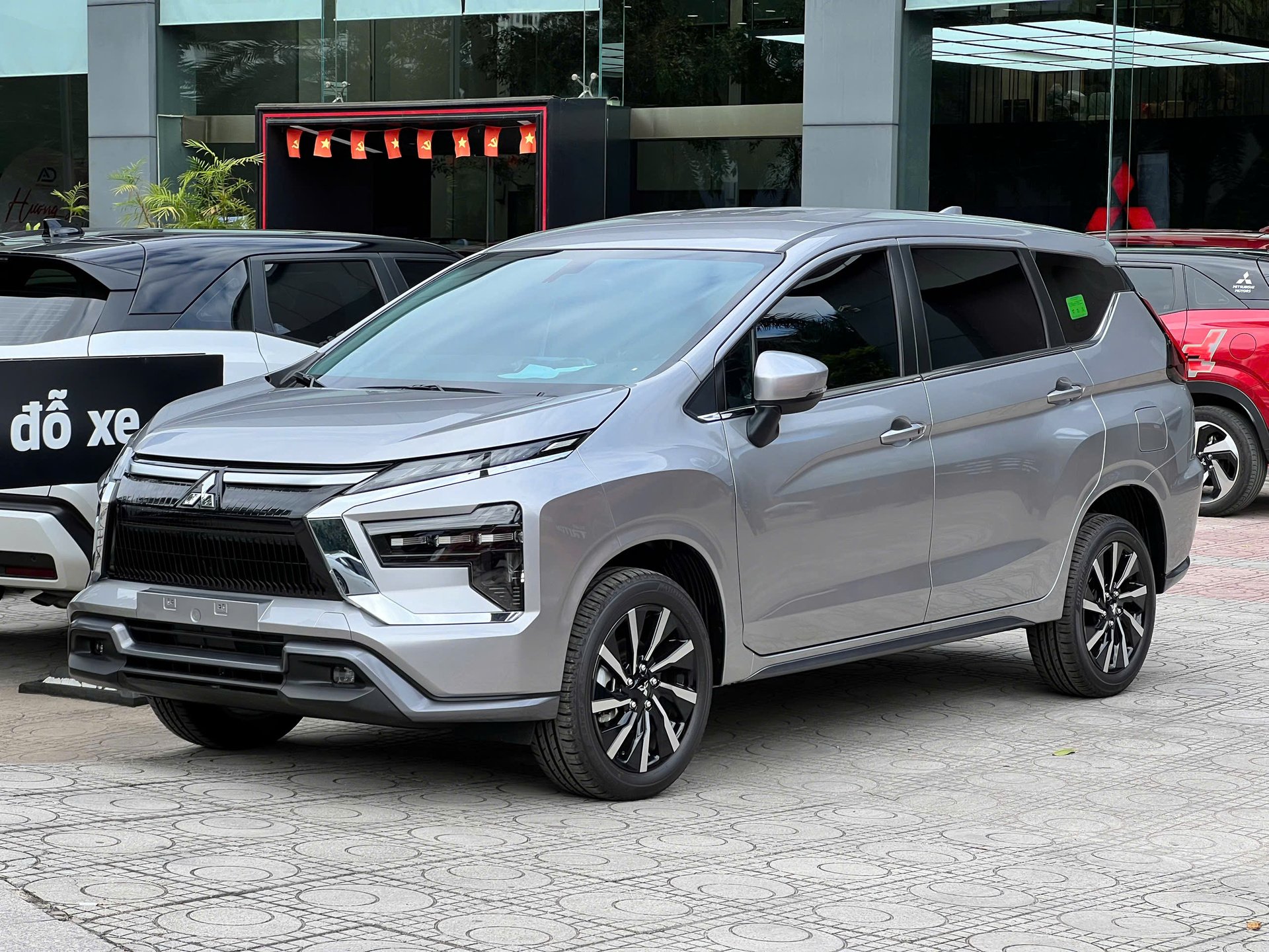 Mitsubishi Xpander AT Premium