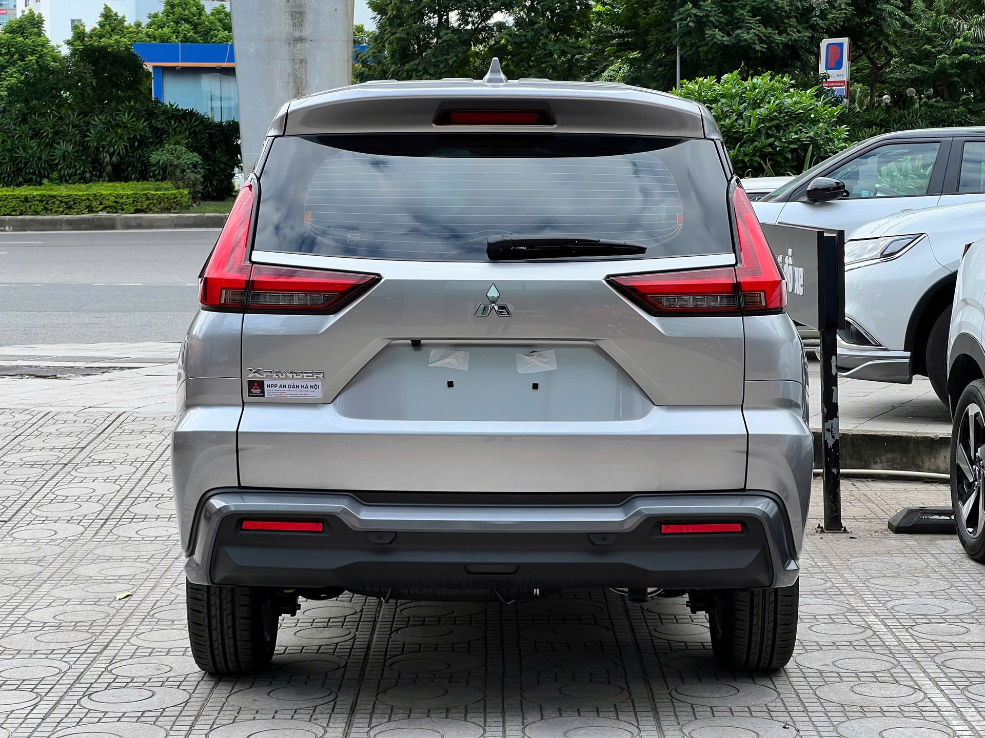 Mitsubishi Xpander AT Premium