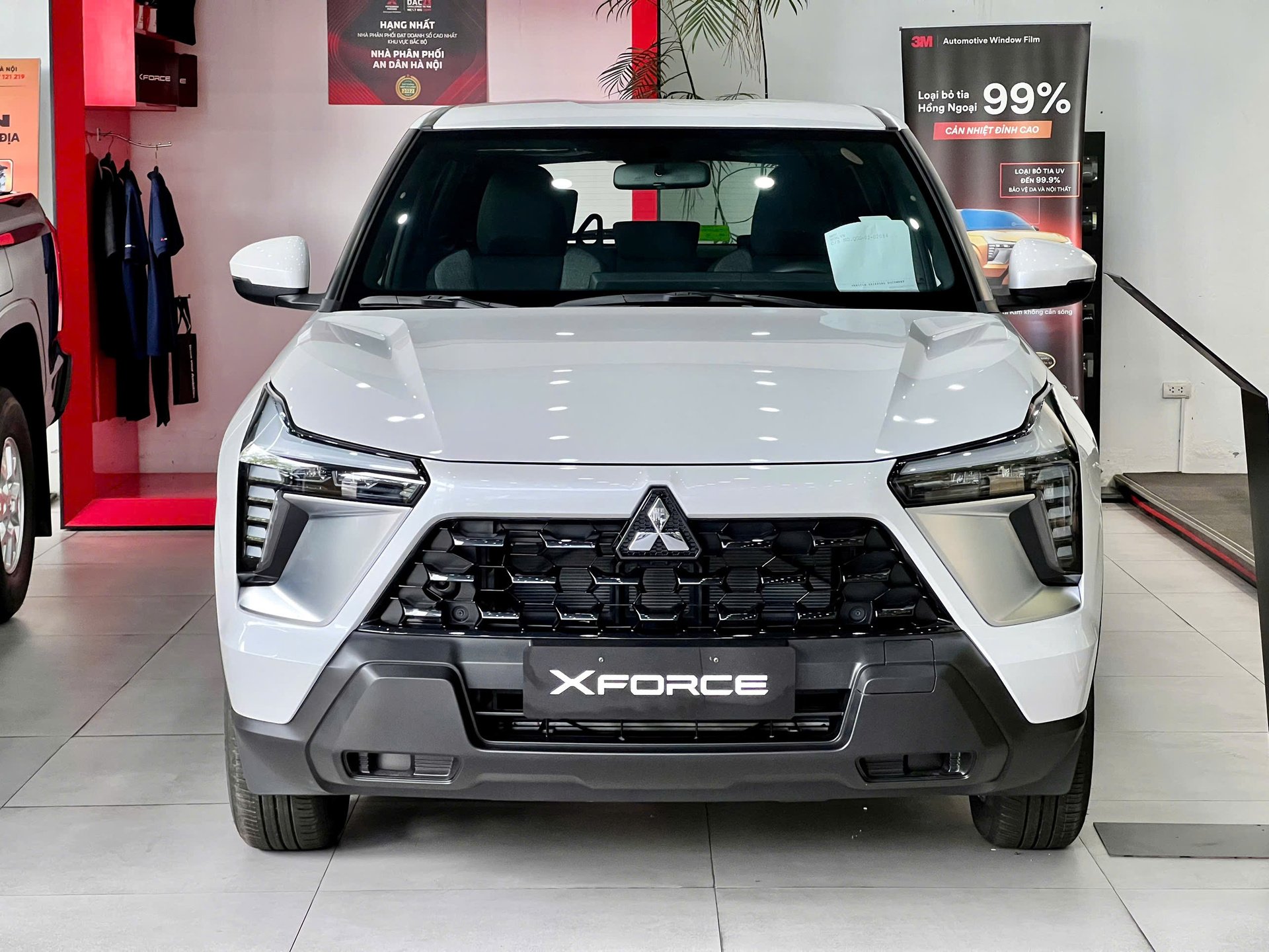 Mitsubishi Xforce GLX