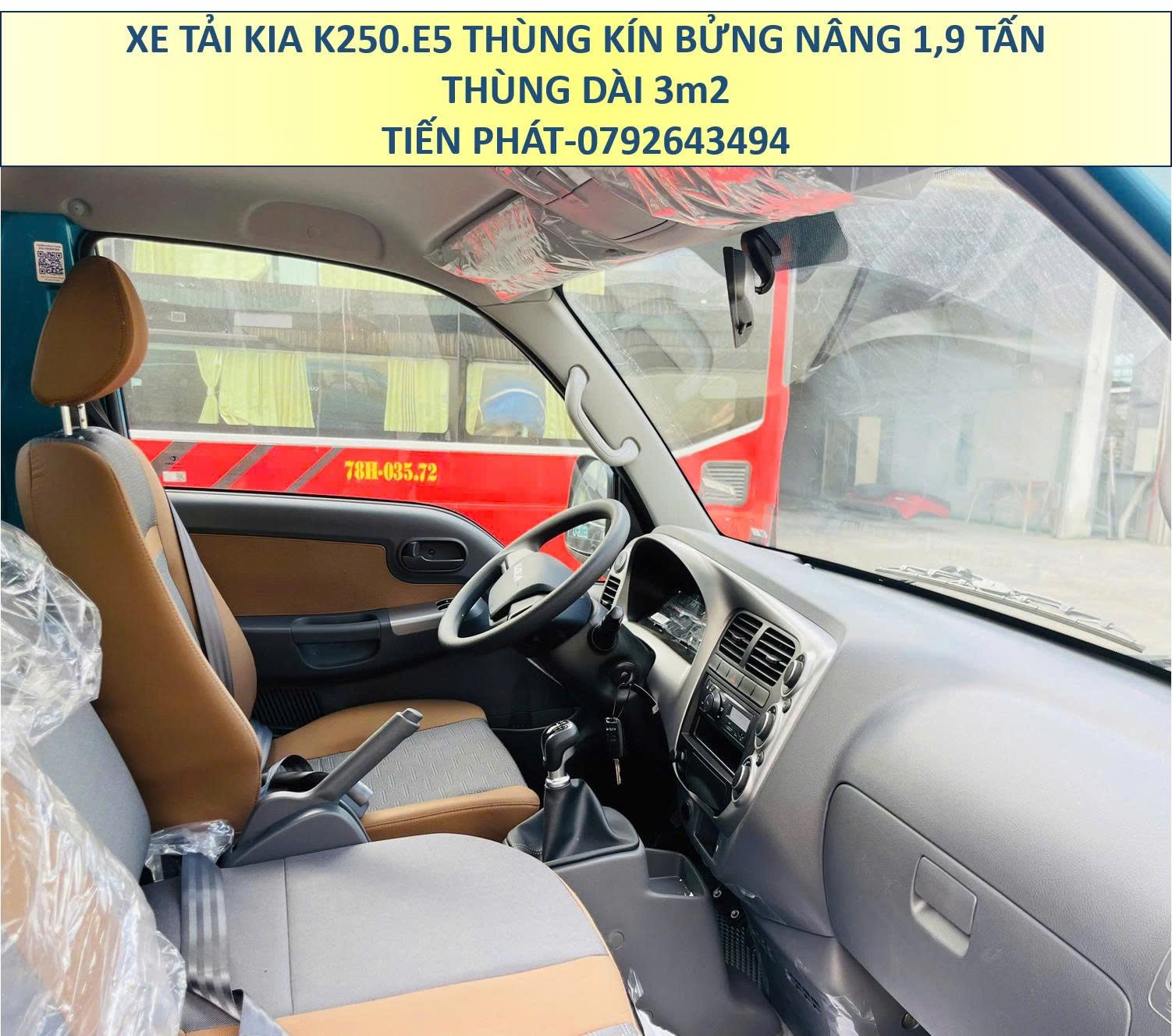 Xe Tải Nhập Khẩu KIA K250.E5 Thùng Kín Bửng Nâng Tải 1,9 Tấn Thùng 3m5